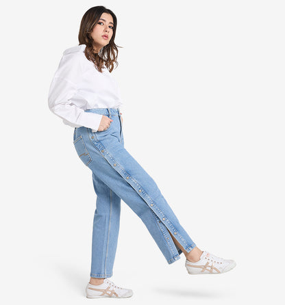 Kourtney Reveal Straight Jeans