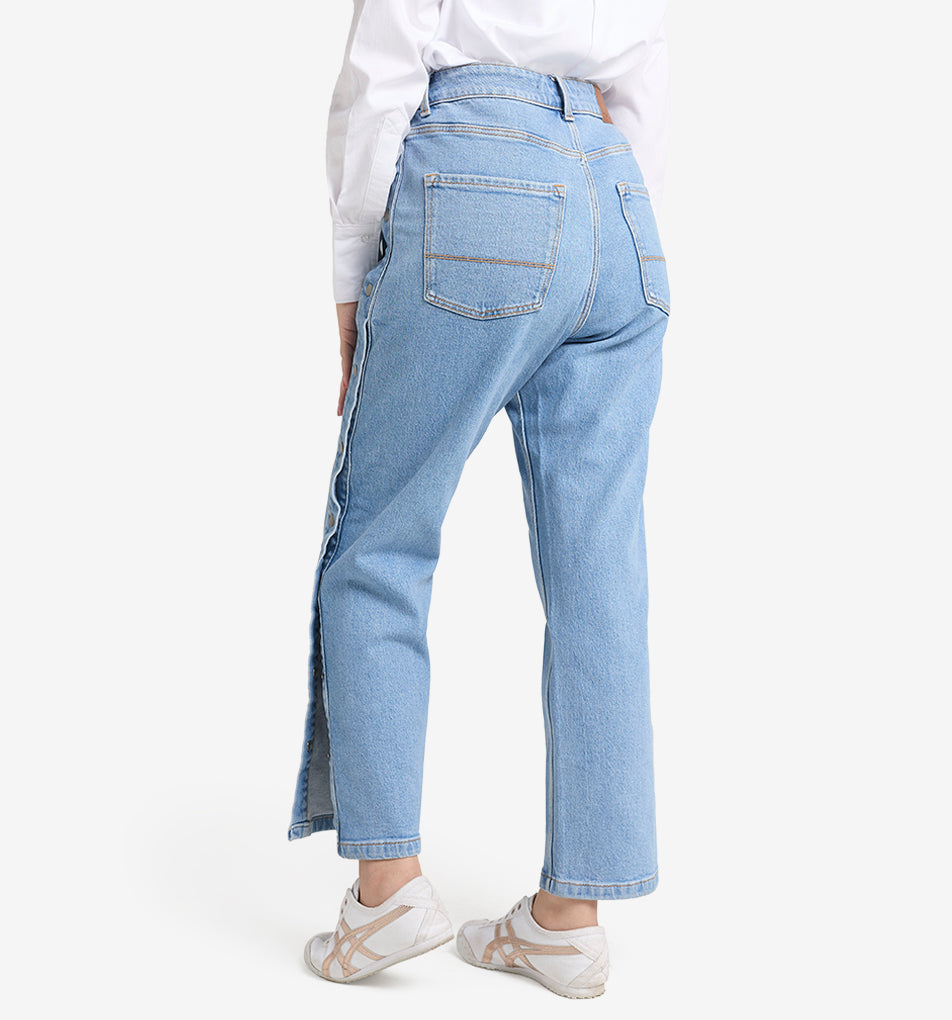 Kourtney Reveal Straight Jeans