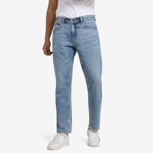 Timeless Tapered Jeans – Light Blue